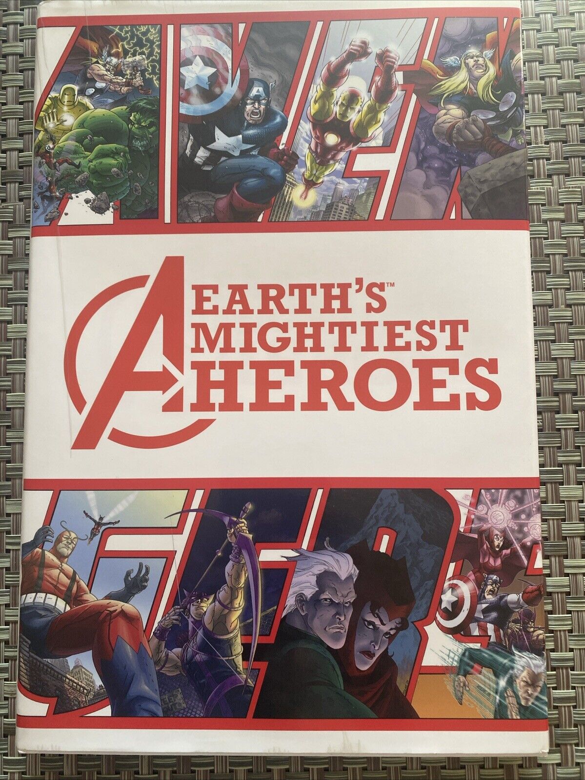 Avengers: Earth\'s Mightest Heroes hardcover 2005