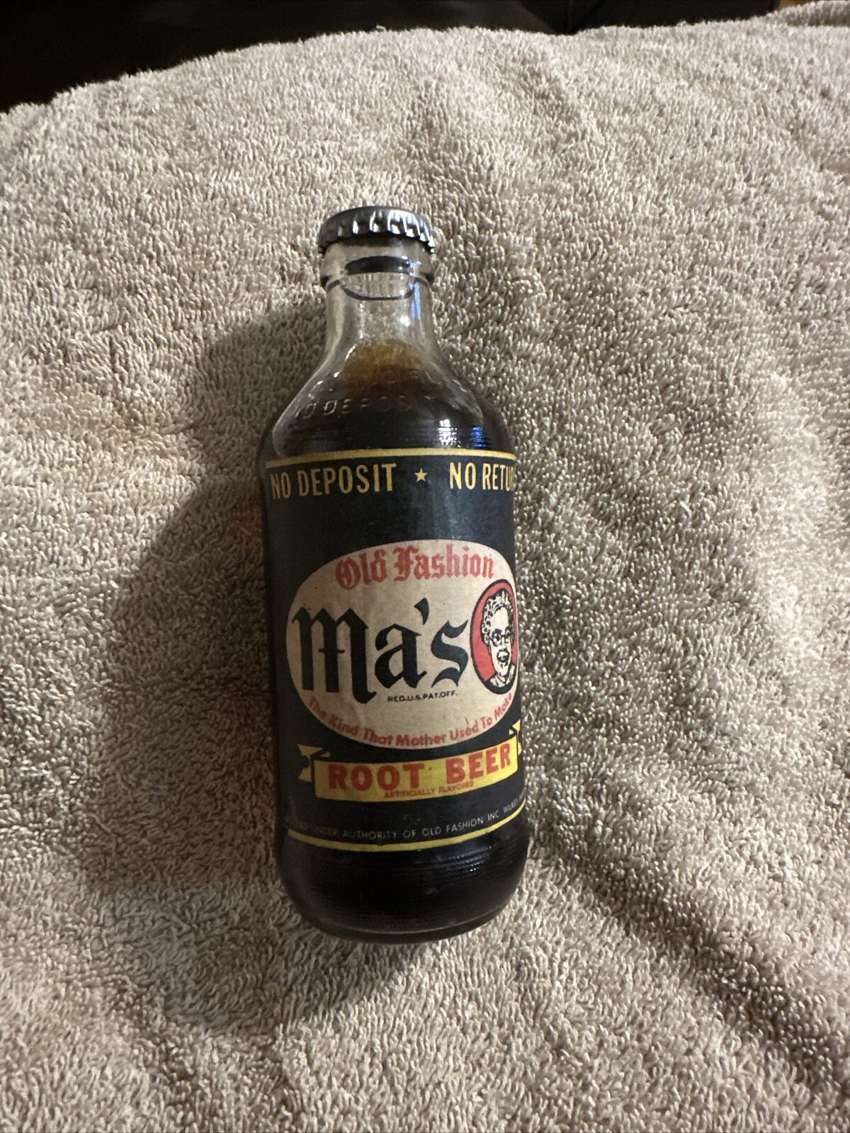 SCARCE MA’S ROOT BEER ADVERTISING BOTTLE