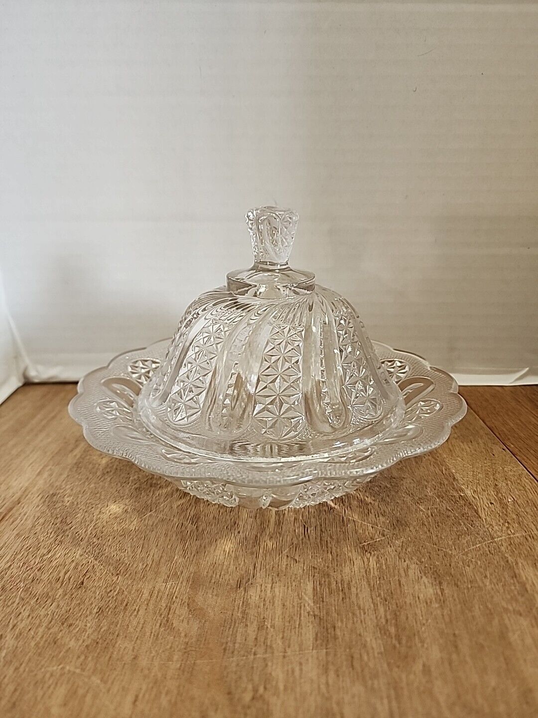 Indiana Glass Indiana Feather EAPG Covered Butter Dish 7 inches Wide x 4-1/2...
