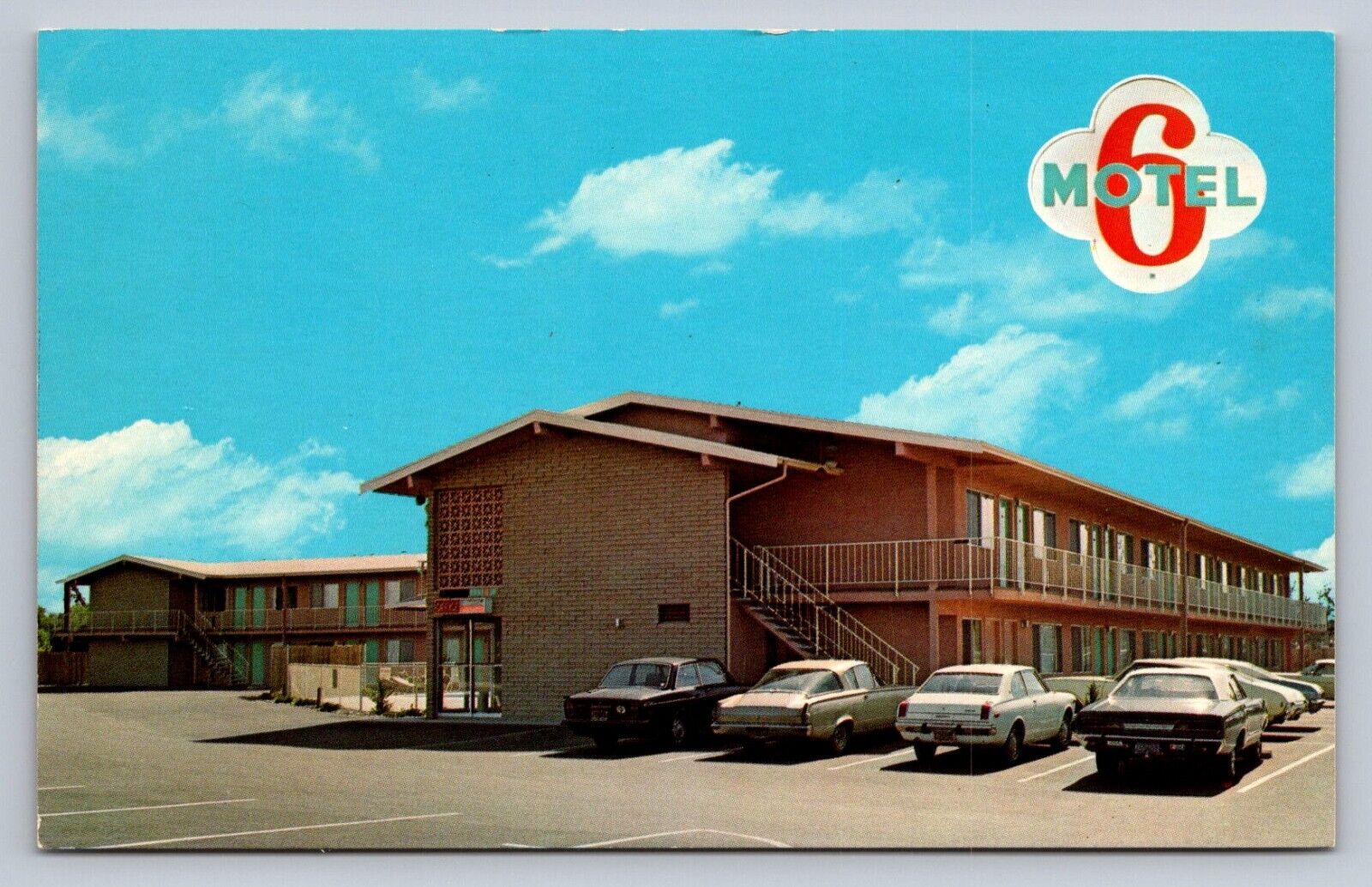 Postcard California Chico Motel 6 Cars Unposted Chrome B553