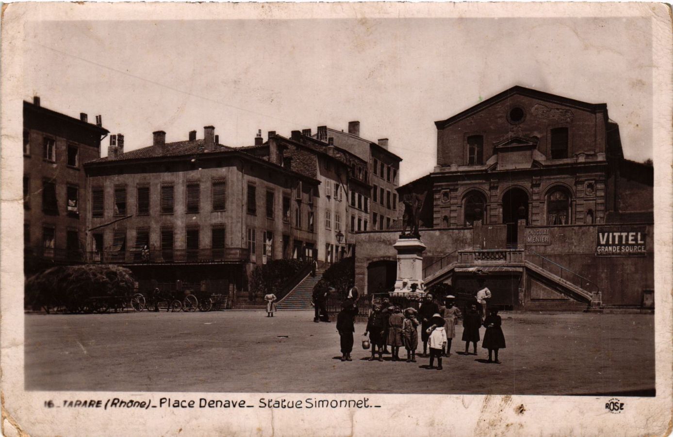 CPA TARARE - Place Denave - Simonnet Statue (635741)