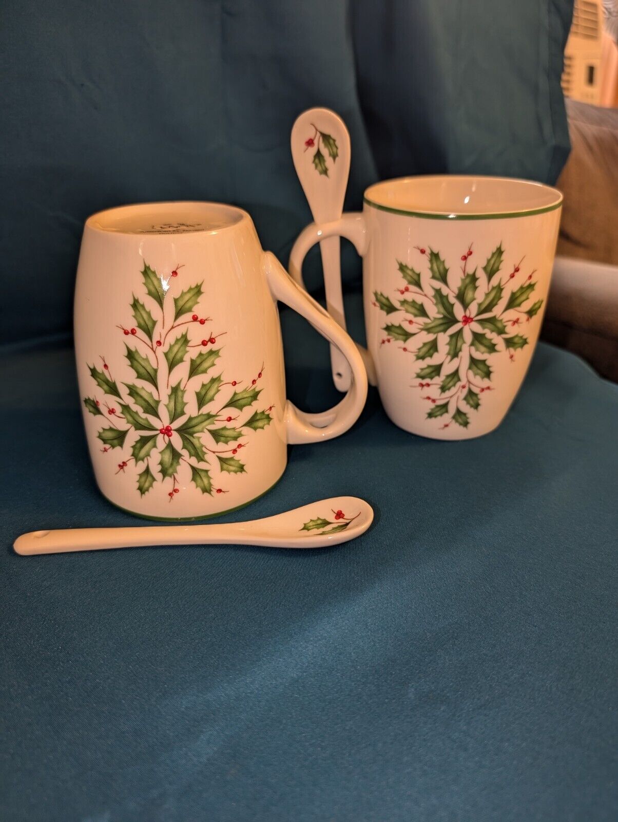 Lenox Holiday Cocoa/Coffee/Tea Cups Mugs With Porcelain Spoons Holly Christmas