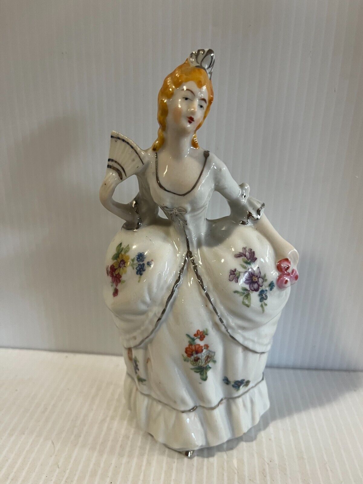 Vintage Victorian Porcelain Lady Planter 7.5\