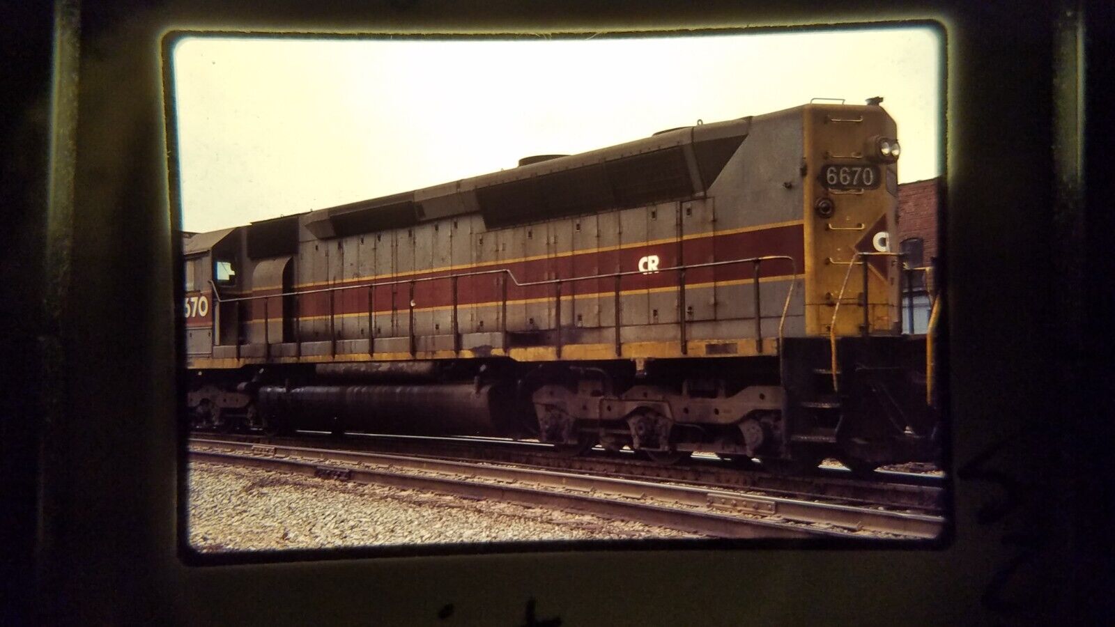 XSX20 35MM Train Slide ENGINE LOCOMOTIVE RR CR CONRAIL 1977 EL PAINT T. HAUS
