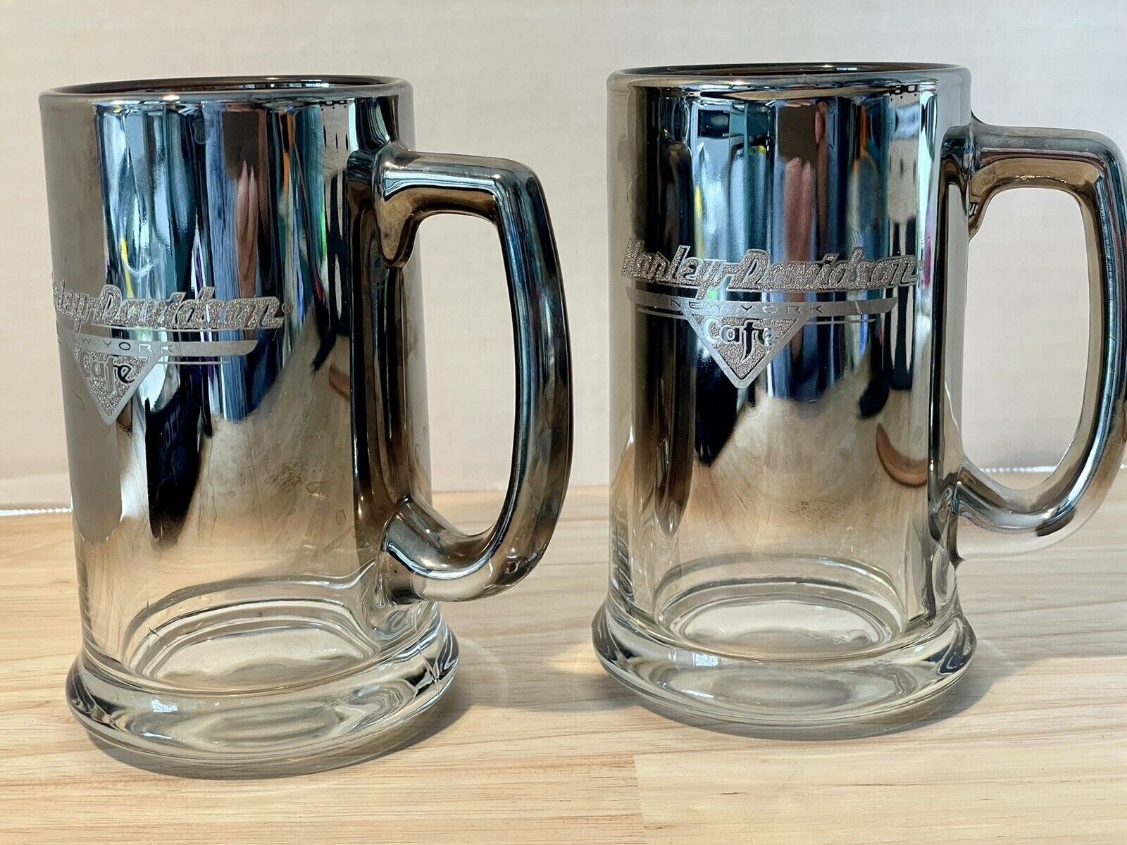 HARLEY DAVIDSON New York Cafe ETCHED CHROME Mirrored Silver Glass Mug (pair)