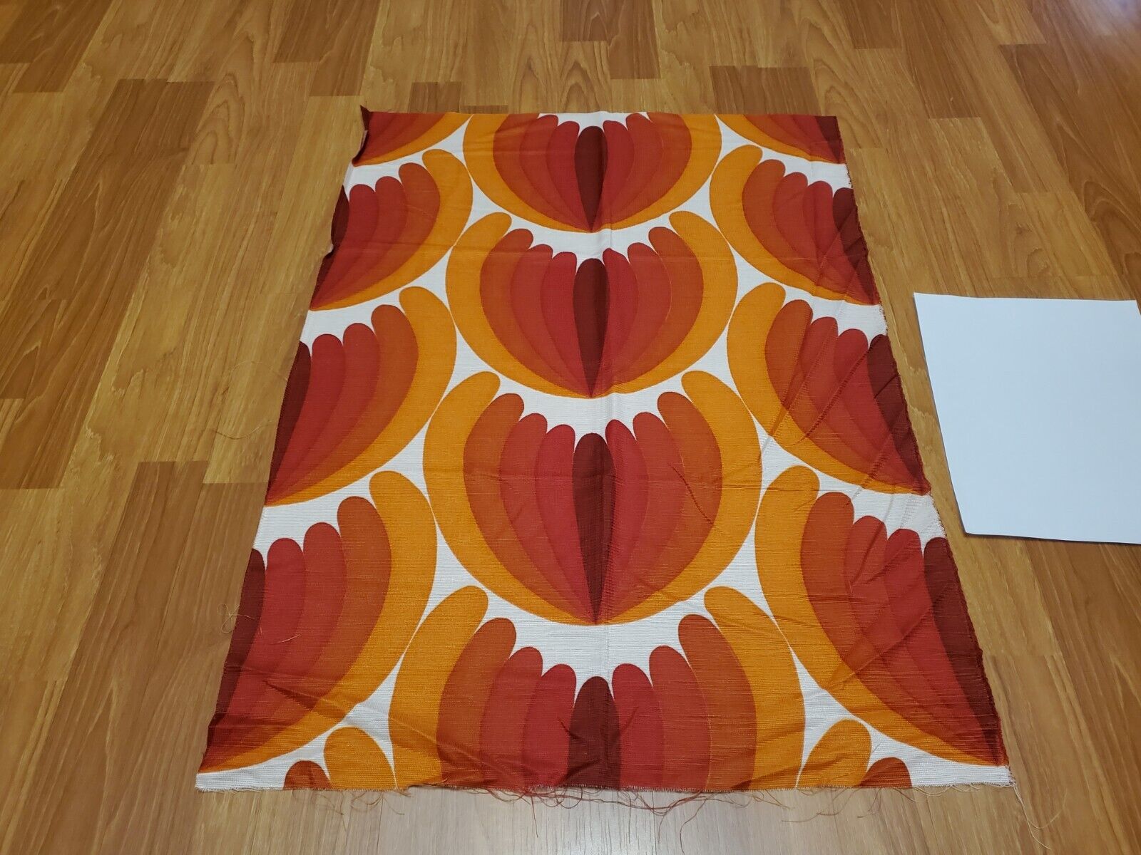 Awesome RARE Vintage Mid Century retro 70s org red banana blossom fabric LOOK