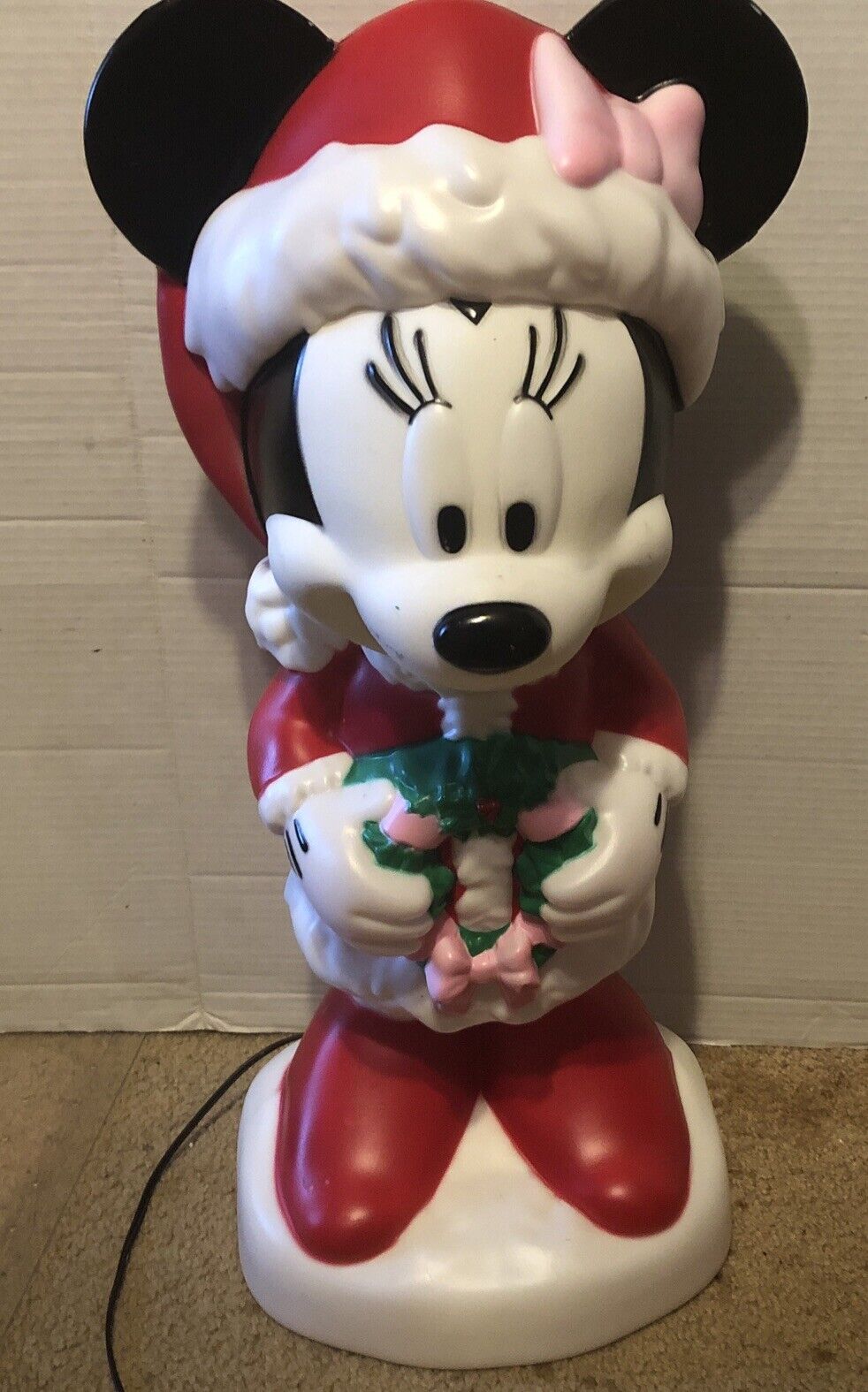 Gemmy Disney Christmas Minnie Mouse Holding Wreath Lighted Blowmold 24 Inches
