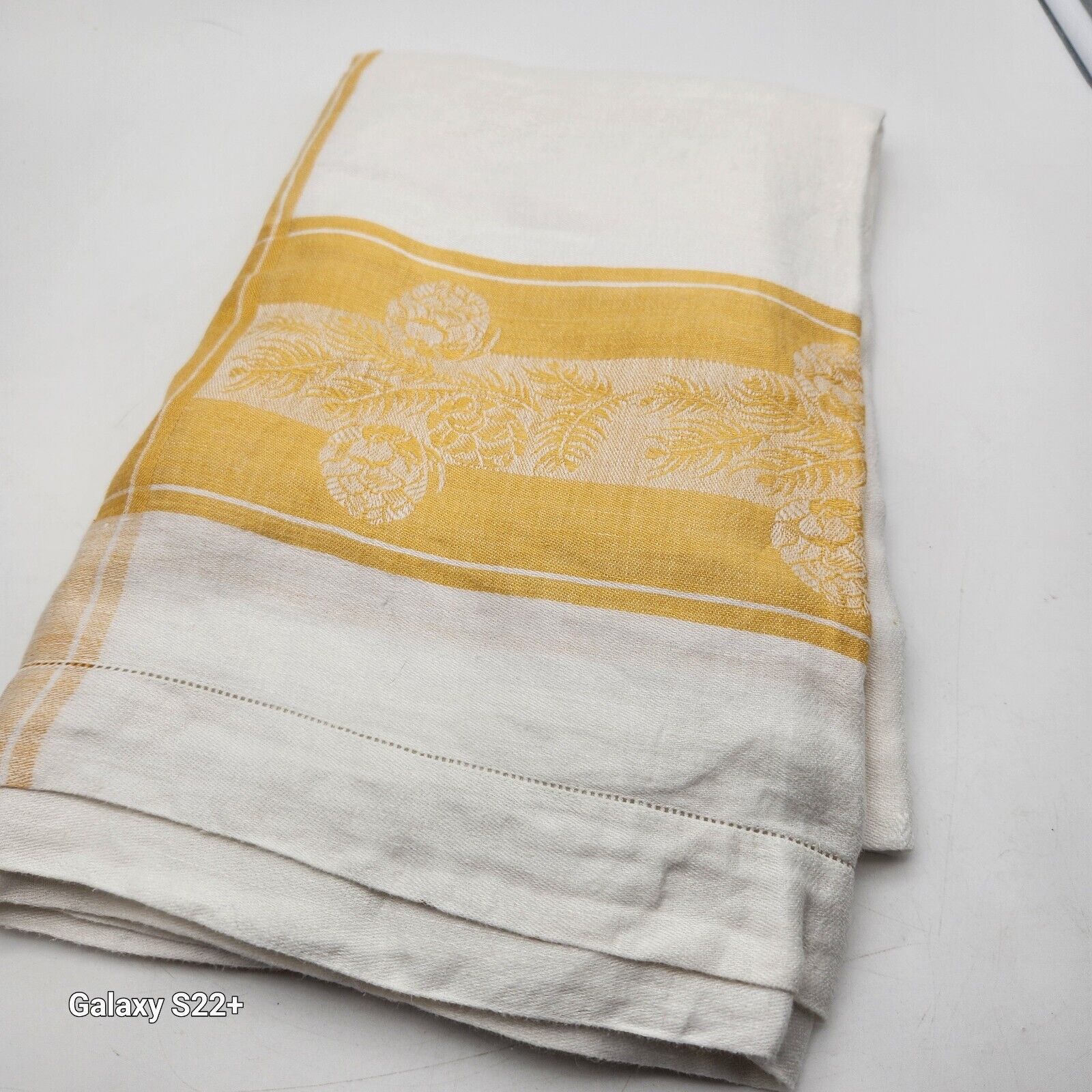 Vintage Gold White Heavy Cotton Tablecloth Acorns 76\