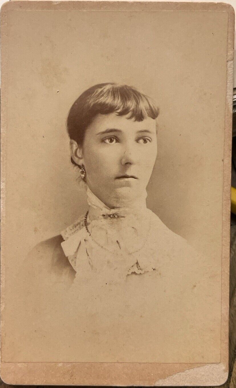 1860s CDV Big Eyed Young Woman Memphis Tennessee TN Gebhardt Photo