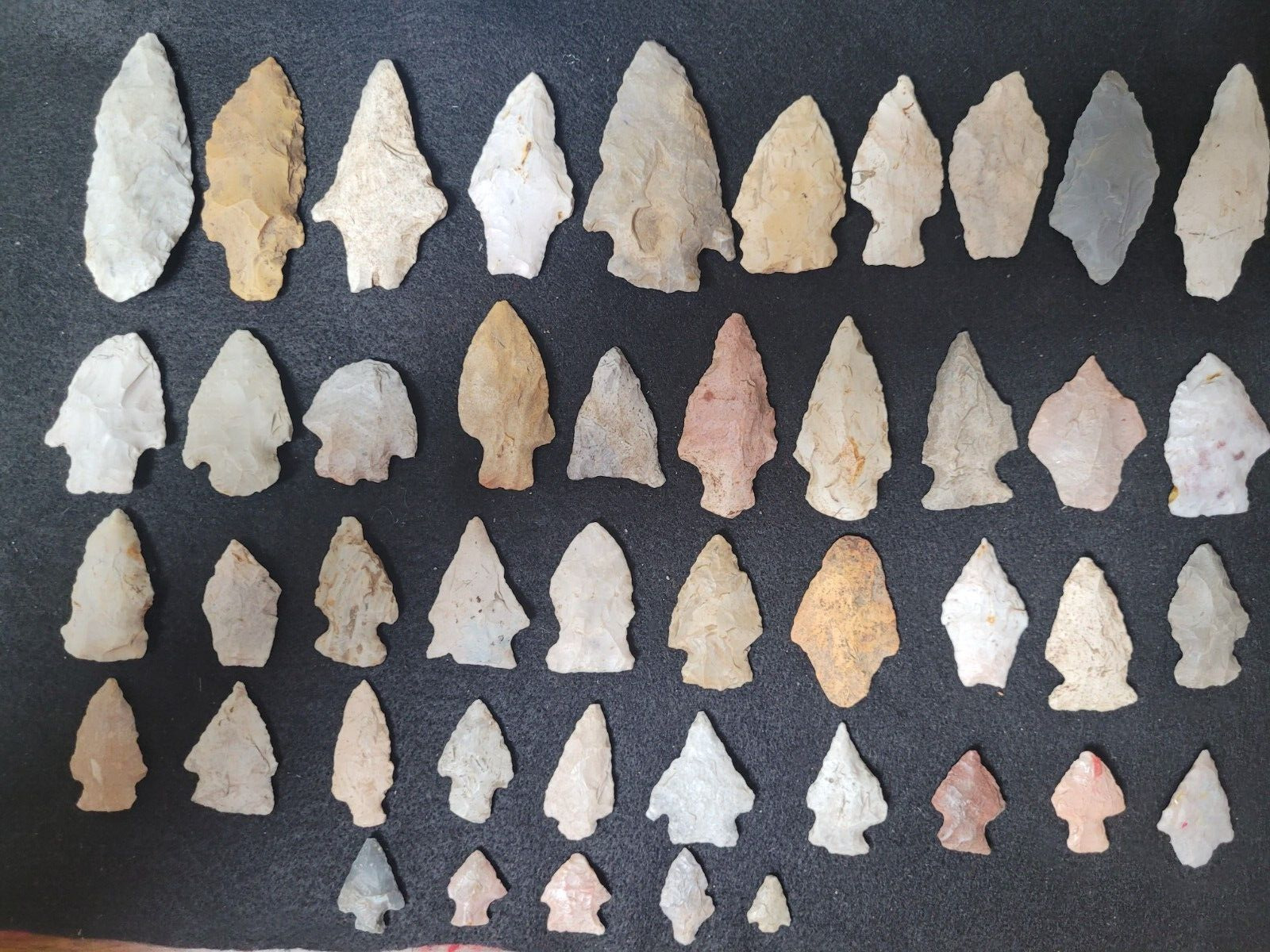 40 AUTHENTIC  ARROWHEADS FROM ILLINOIS AND MISSOURI   PRE 1600