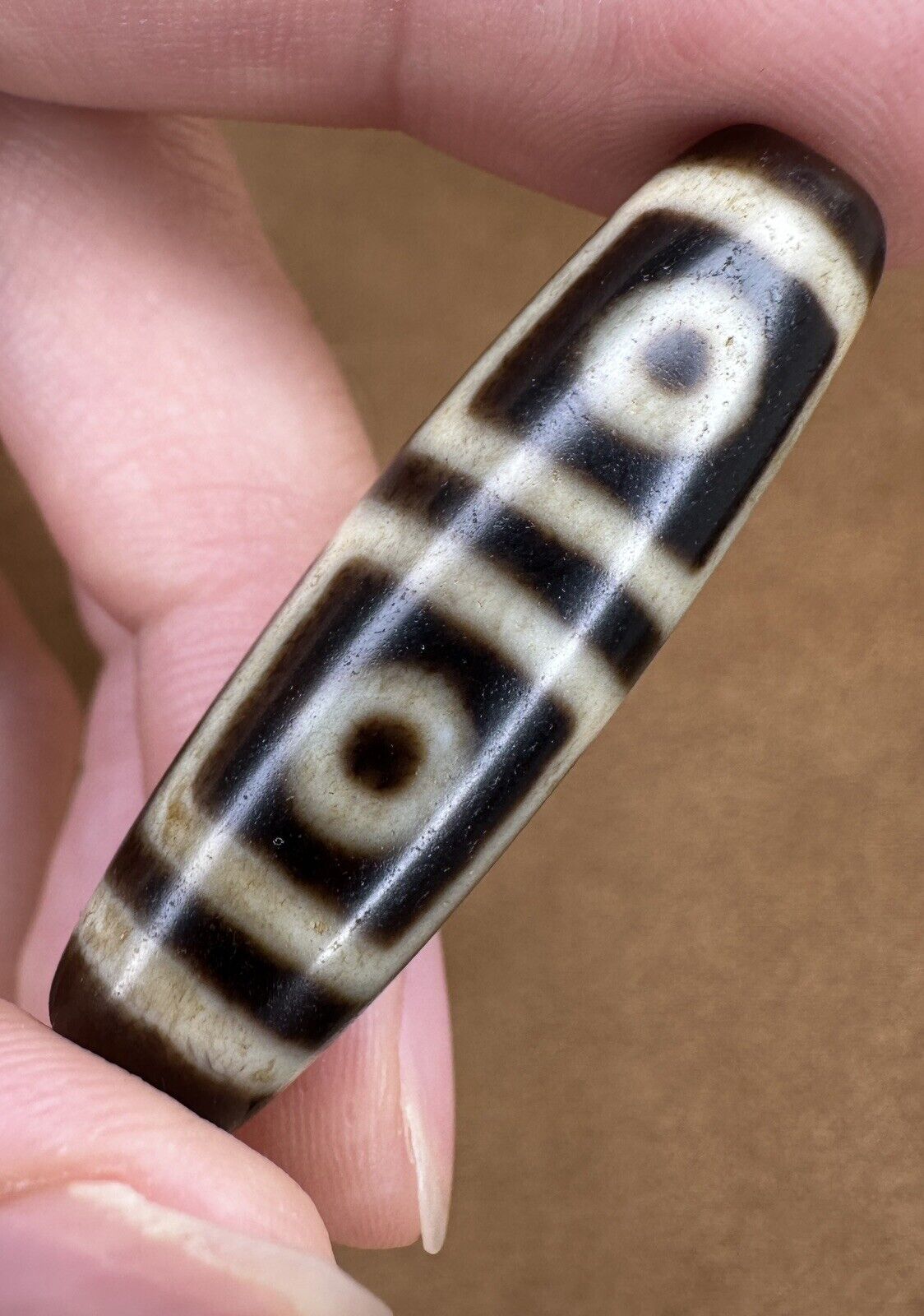 Tibetan Old Agate Dzi Bead ‘ 4 Eyes ’ Amulet energy stone 40. 7mm x 11.6mm