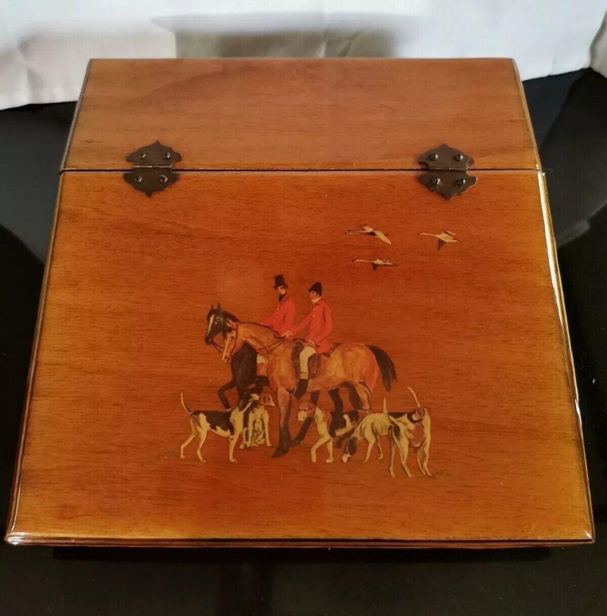 Vintage Small Wooden Box Hinged Sloped Top Lap Desk Fox Hunting Trip 10\