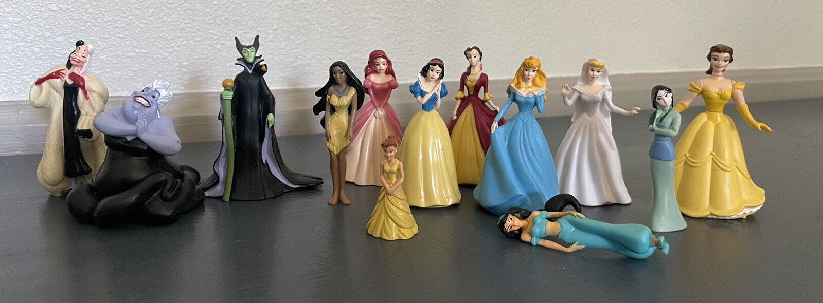 Disney - Villains and Princess figures - lot of 13 