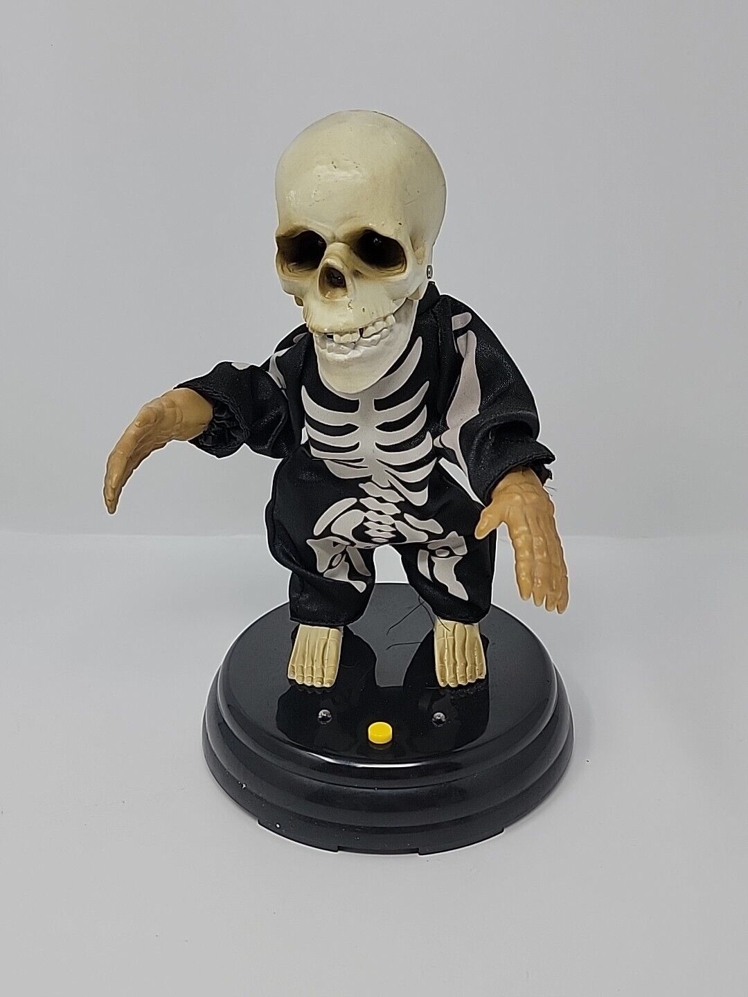 Gemmy Groovin Ghoul Dancing Skeleton Grave Raver Livin La Vida Loca