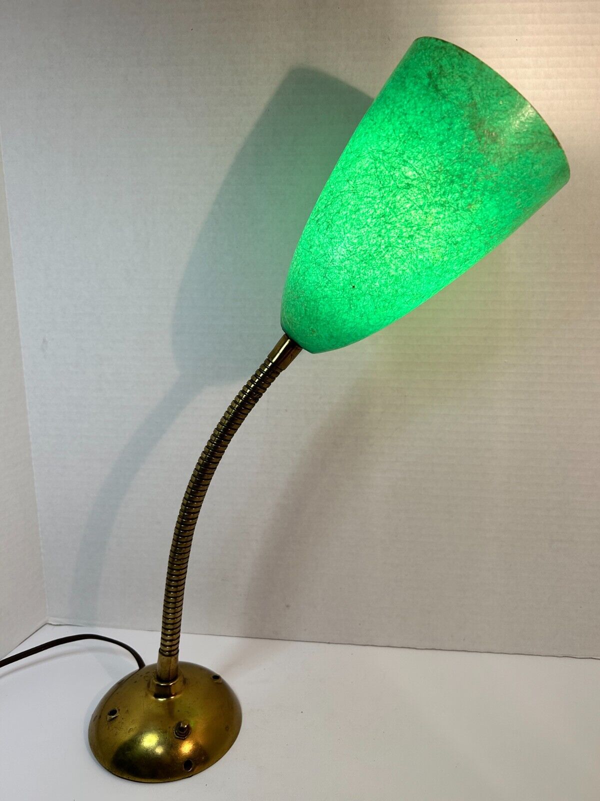 MCM Fiberglas DESK LAMP ATOMIC GOOSE NECK 1950”s Green 21\