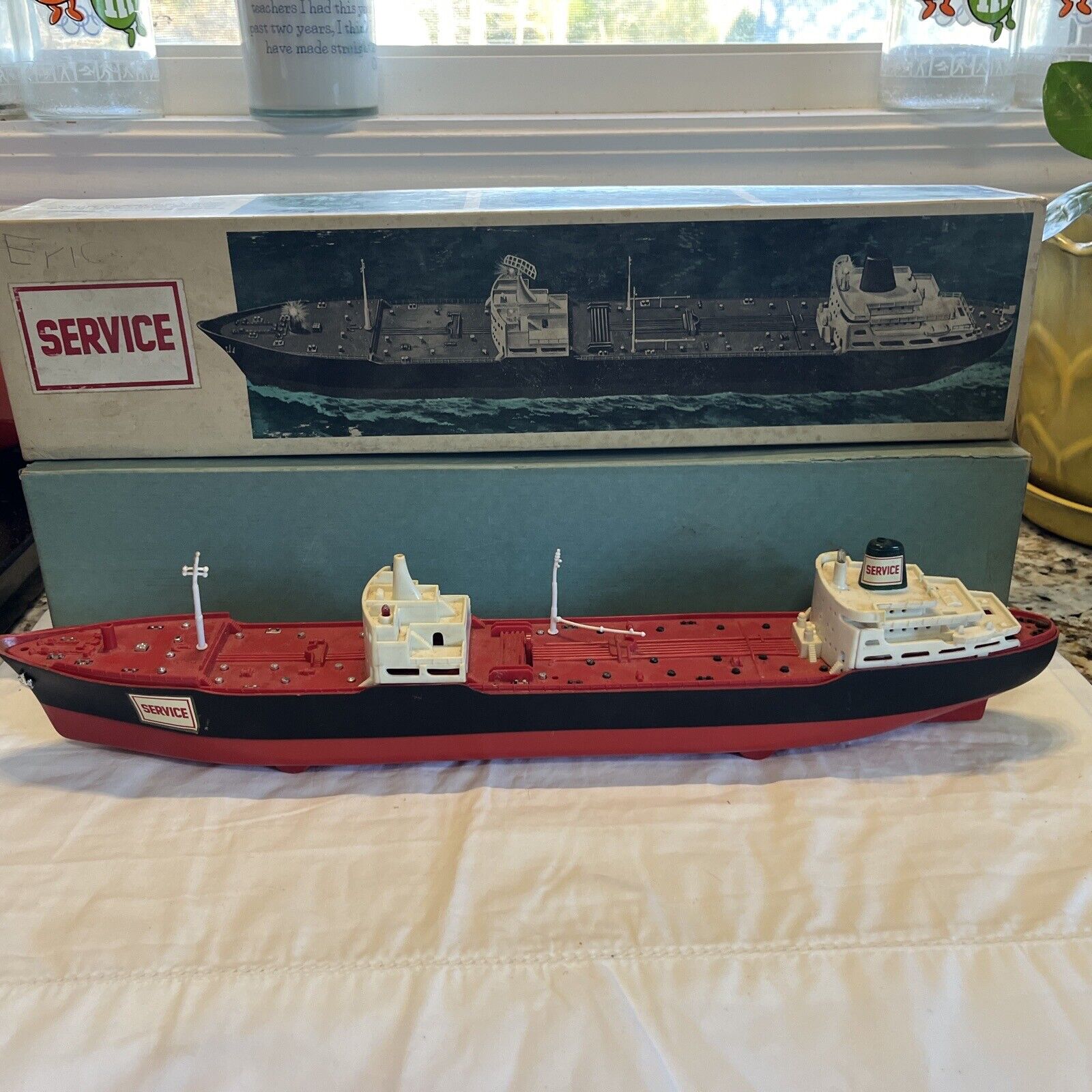 VINTAGE~Original~ Service tanker ship Voyager w/ BOX Hess