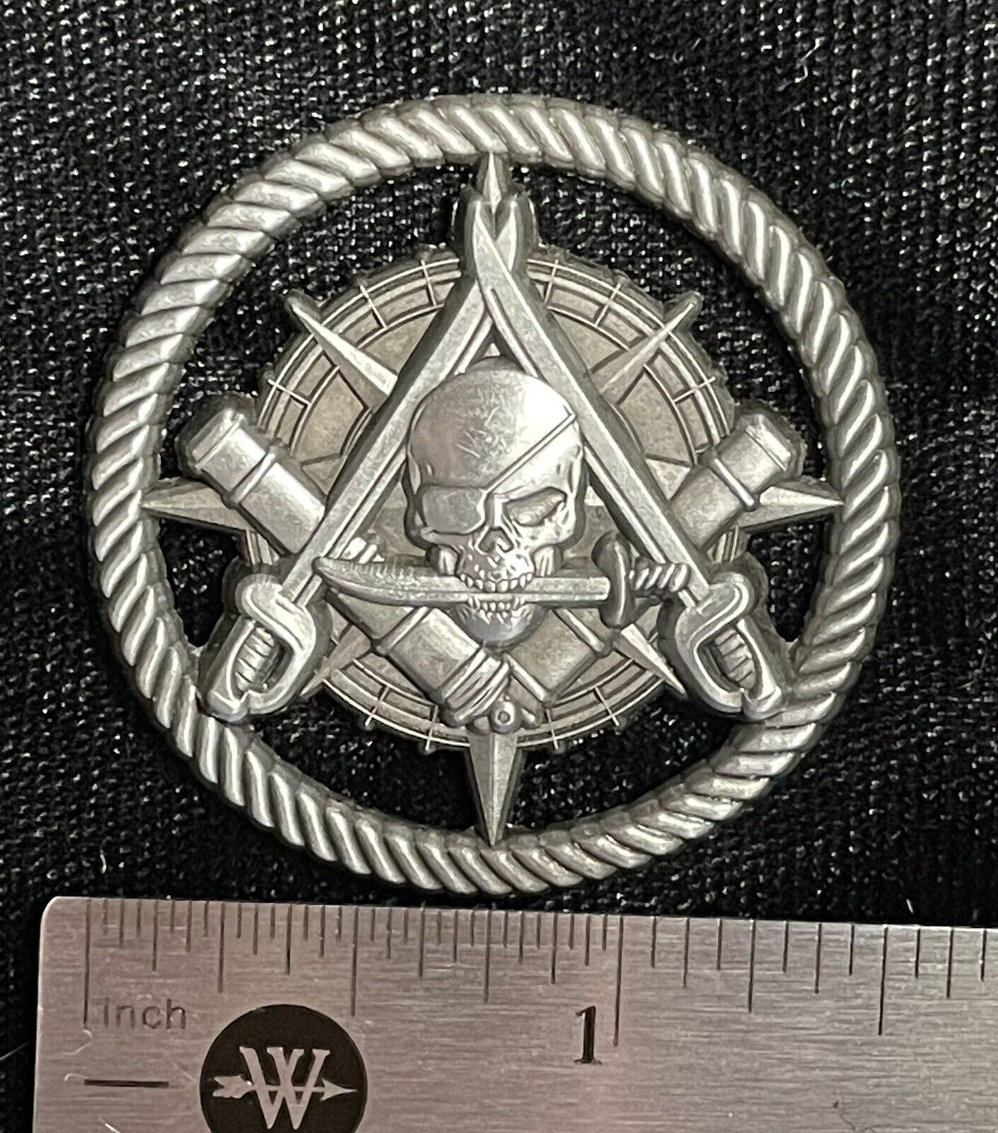 Round “Cannons and Cutlasses” Full 3D Masonic Freemason Pirate Pin