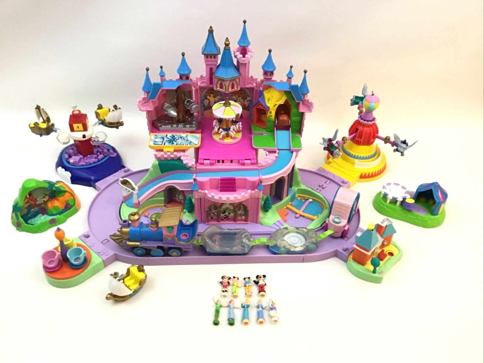 Disney Magic Kingdom Castle Magic Miniatures Playset Mattel WExtras 9 Figs VIDEO