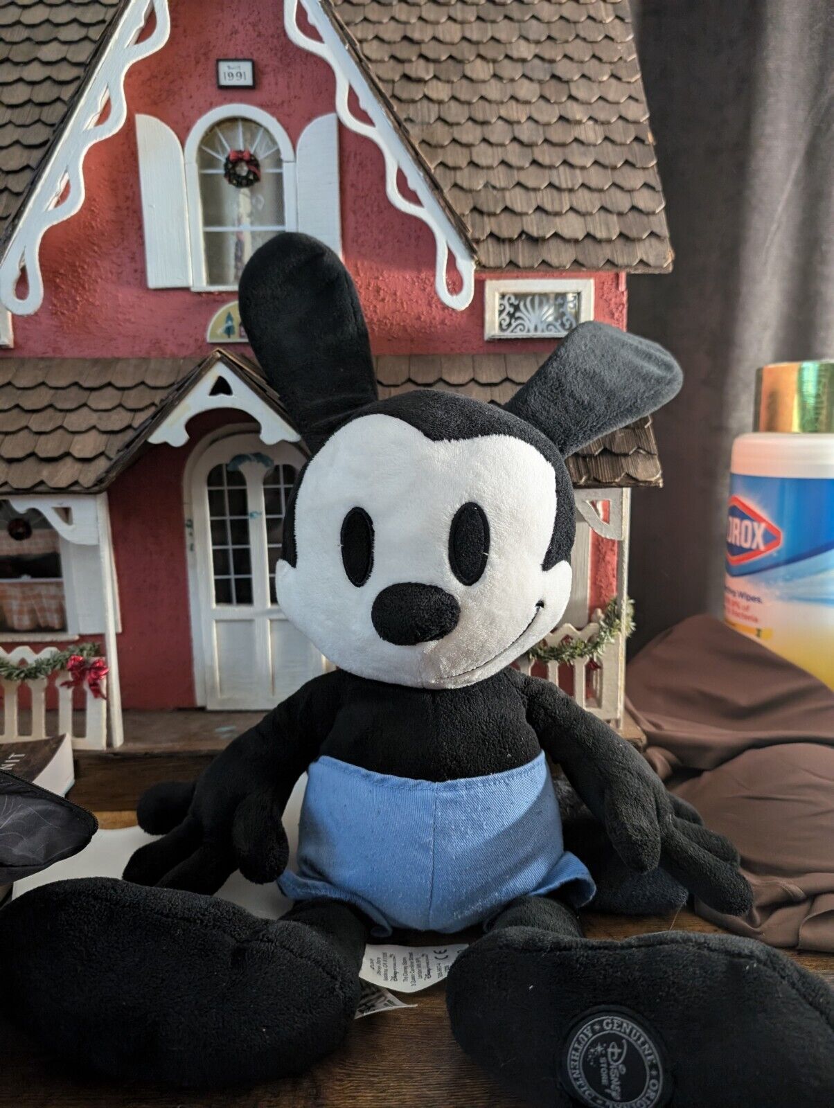 Disney Store Oswald the Lucky Rabbit 18\
