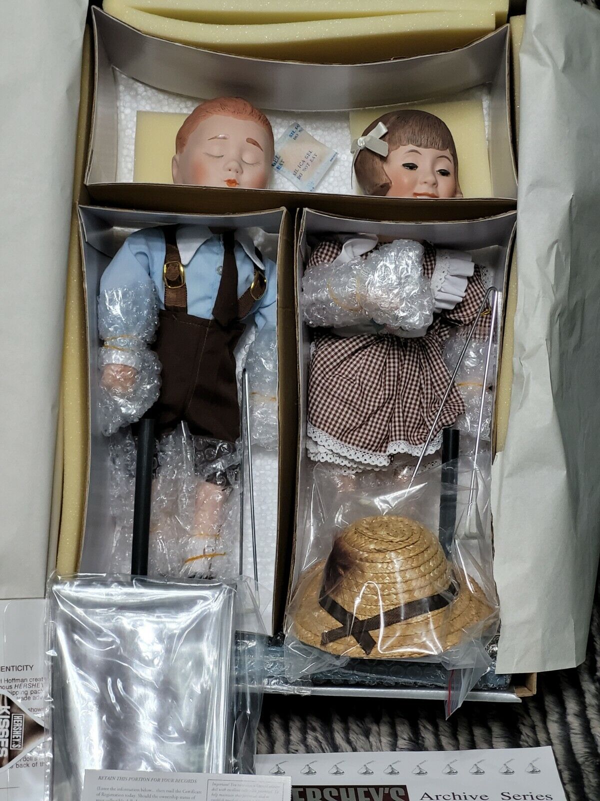 Hershey\'s Chocolate Boy & Girl KISS KIDS Doll Archive Series Box 1995 #226/2500