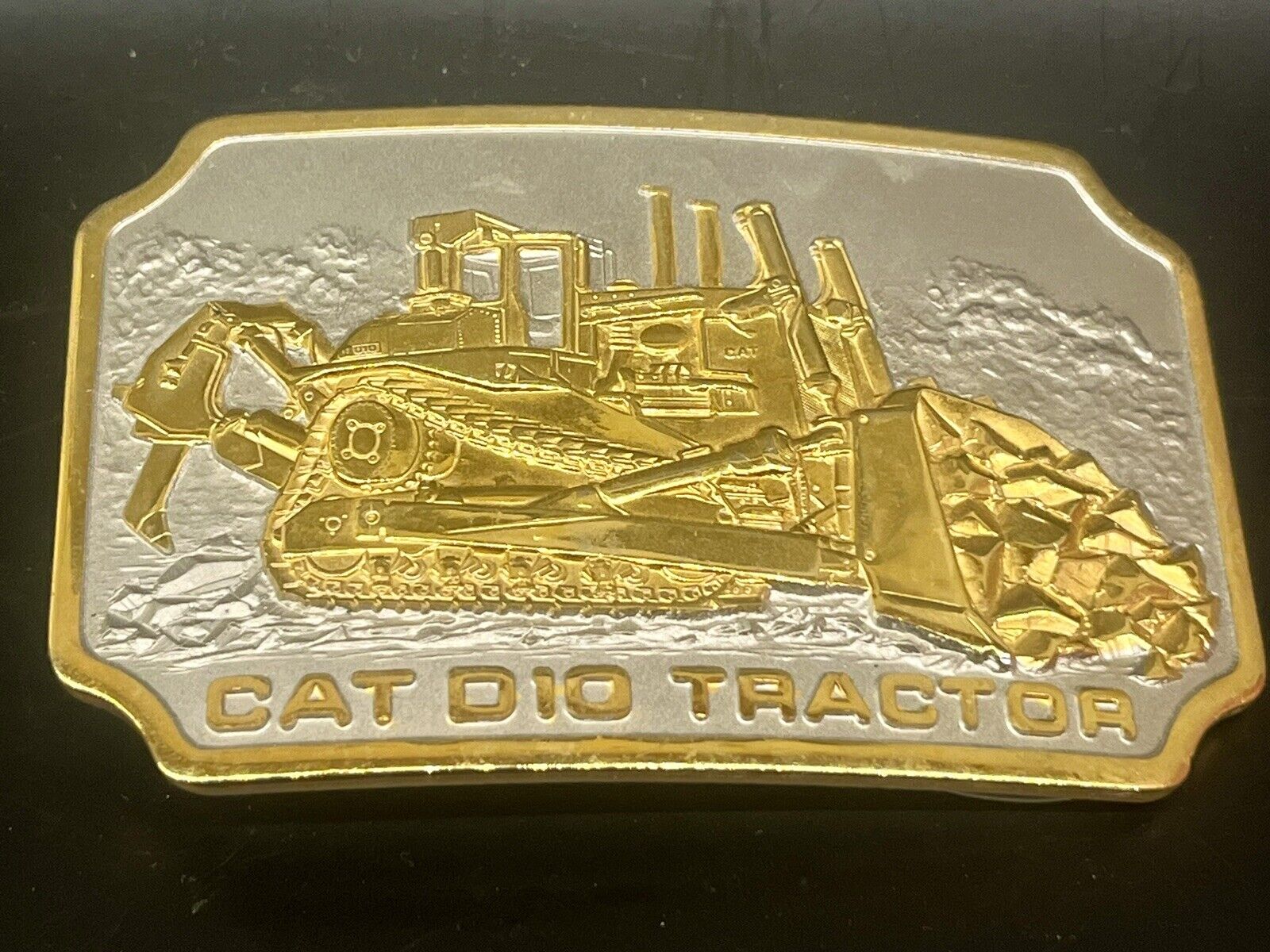 Caterpillar Belt Buckle 1982/D 10 Tractor gold and silver rare