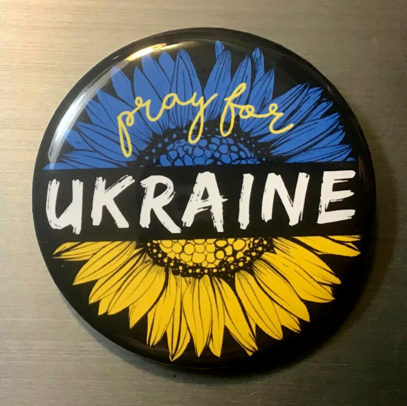 PRAY FOR UKRAINE PIN BUTTON 2.25
