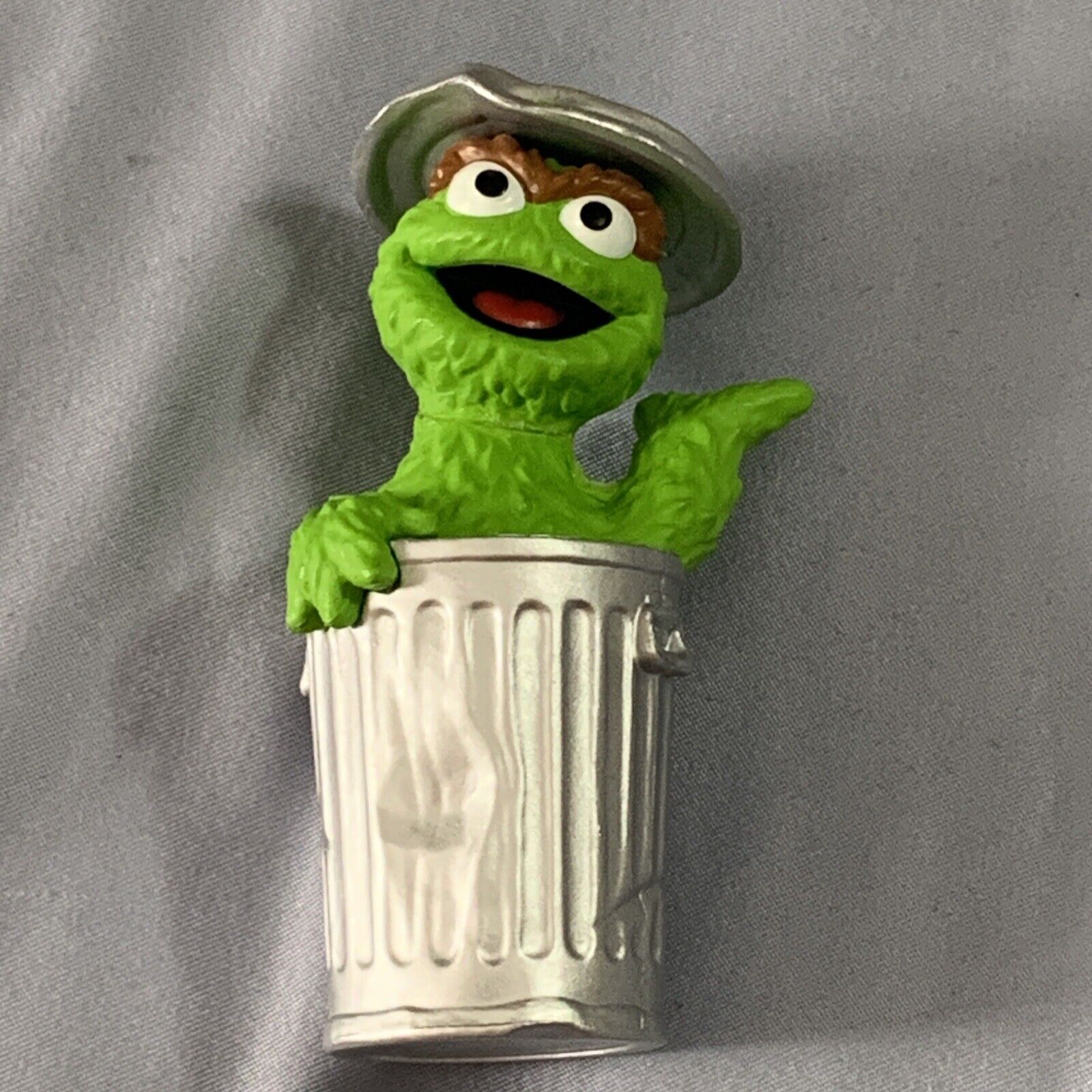 New Oscar The Grouch PVC Figure Sesame Street Place Fill A Bus Toy