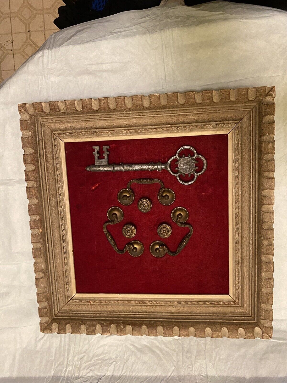 Vintage Antique Wall Art Picture Frame Key And Handles 19x19