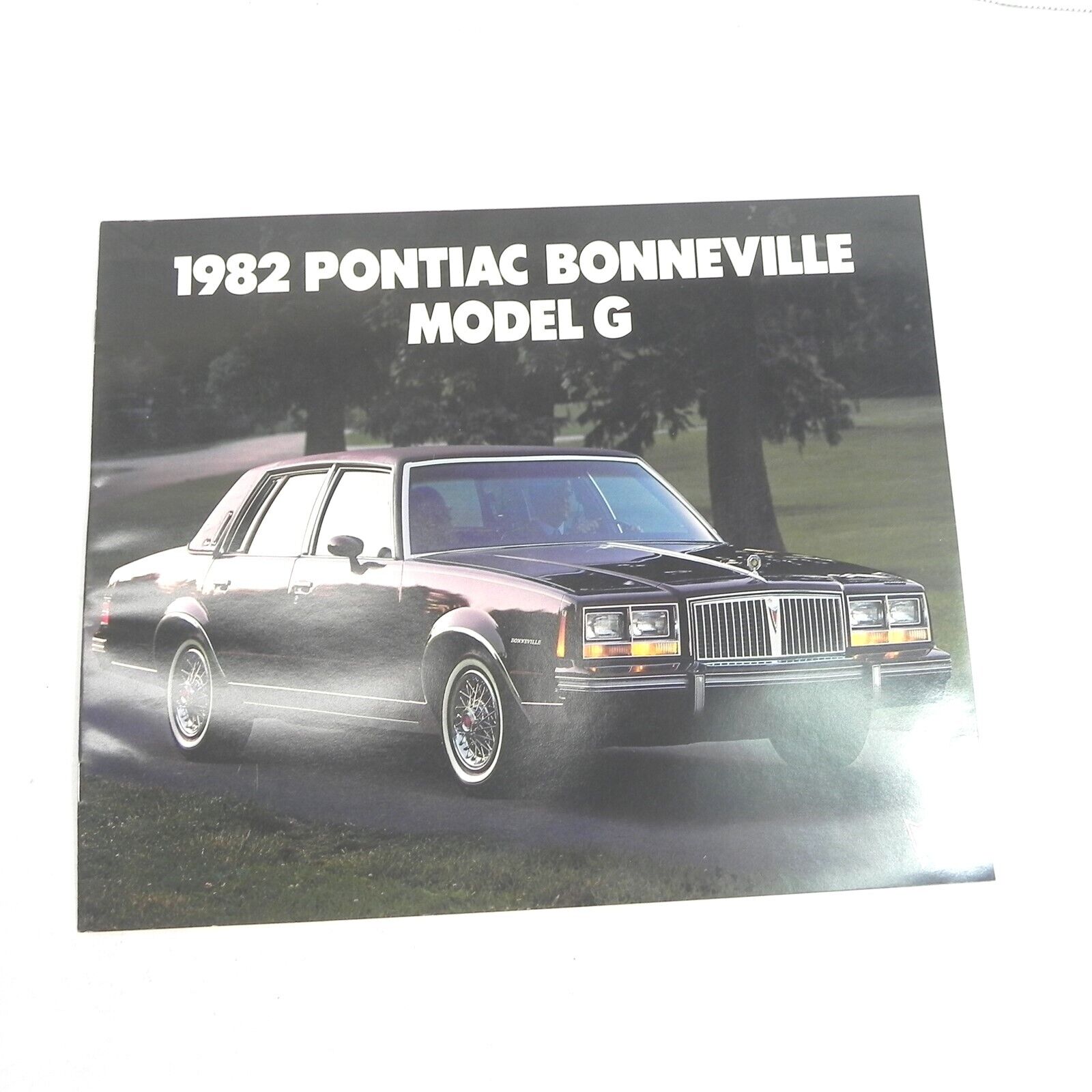 VINTAGE 1982 PONTIAC BONNEVILLE MODEL G DEALERSHIP SALES BROCHURE SPECIFICATIONS