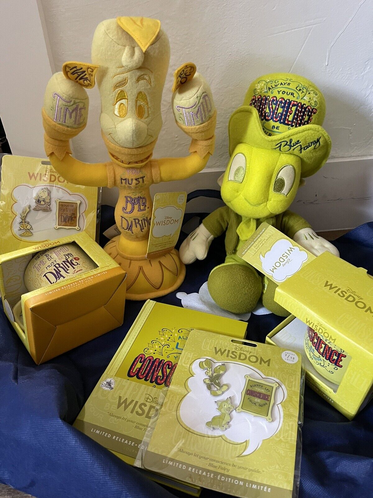 Disney LR Wisdom Collection Jiminy Cricket  & Lumiere plush, mug, pin set