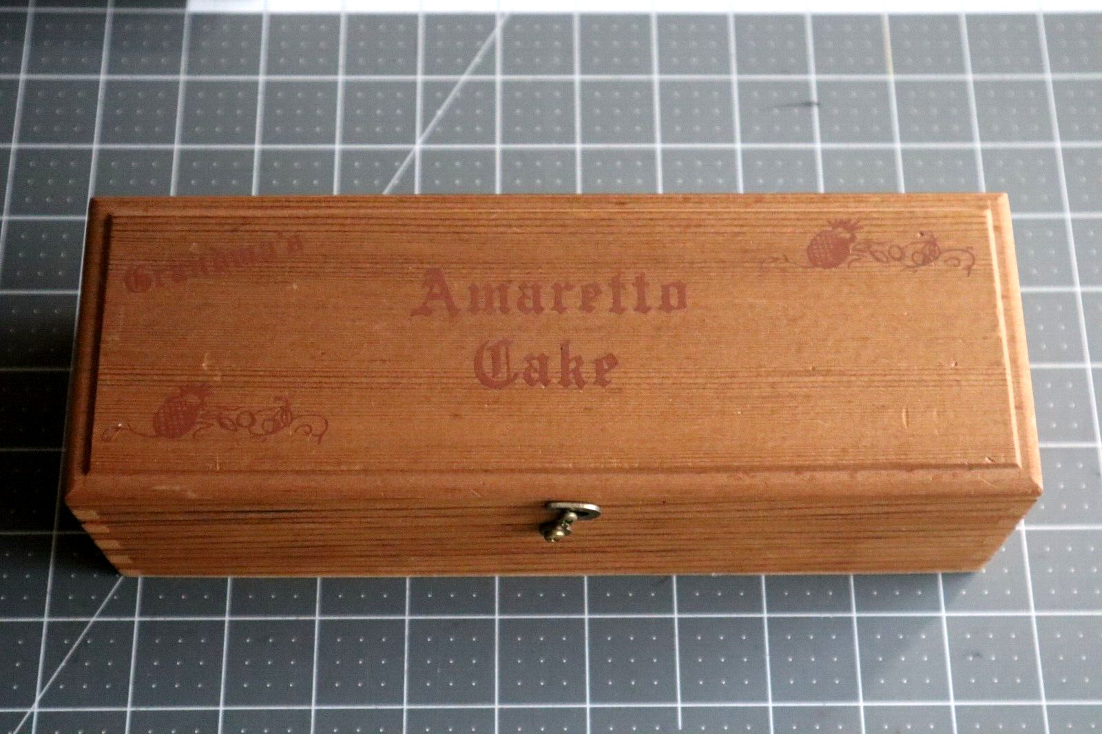 Vintage Grandma\'s Amaretto Cake Hinged Dovetailed Wooden Box