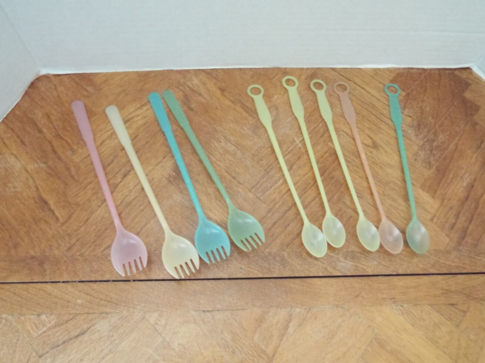 Vintage Tupperware Assorted ColorsLong Handled Forks (4)/Spoons (5) 9 PIeces