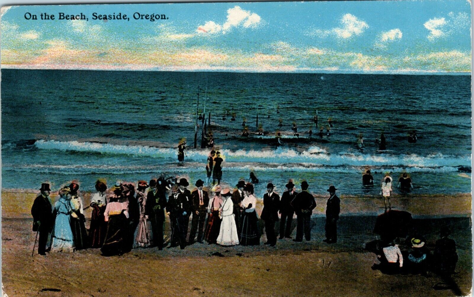 SEASIDE OREGON 1910s ANTIQUE POSTCARD LARGE GROUP ON THE BEACH EARLY SWIMWEAR H8
