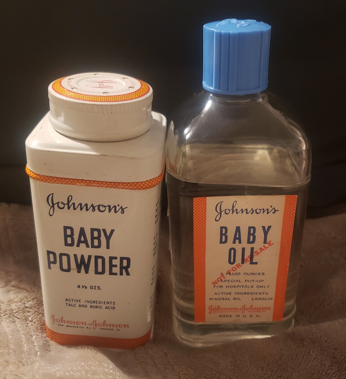 Vintage Johnson & Johnson’s Baby Powder Tin 4 1/8oz and Baby oil. Both unopened