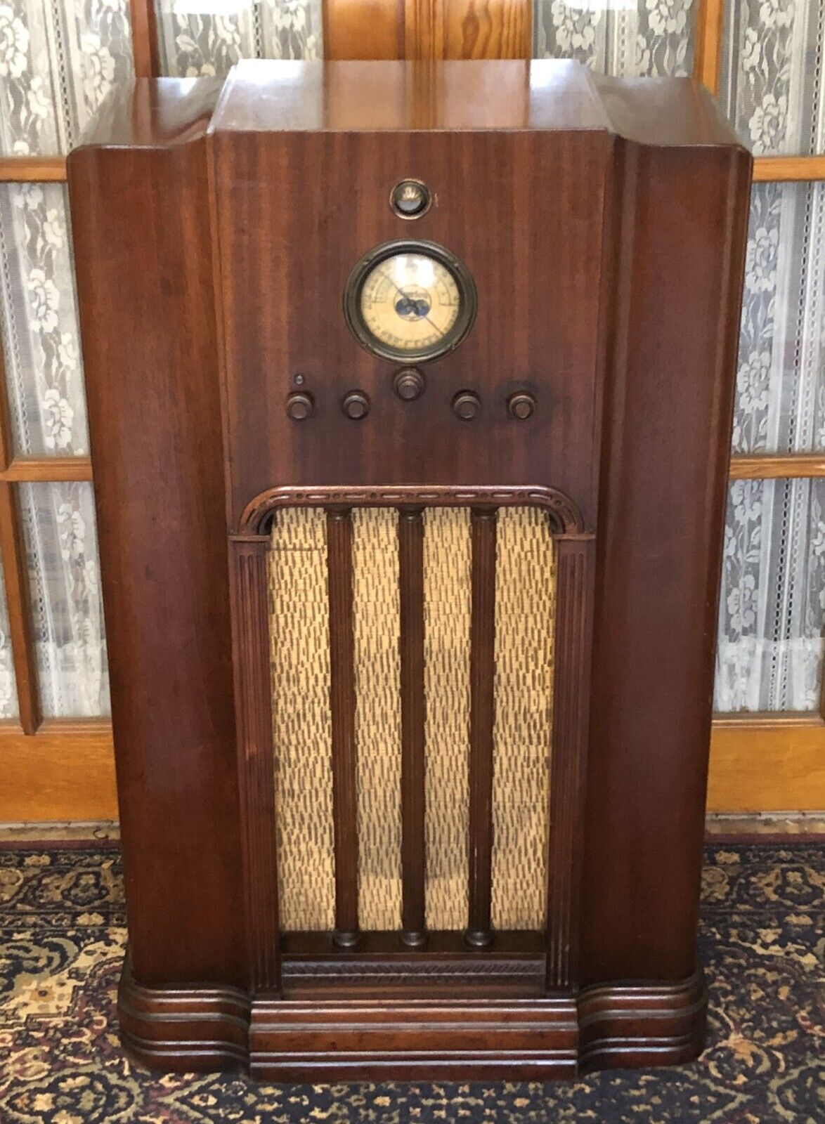 Vintage-Antique 1930s Sparton 1066 Console-Floor Model Radio w Original Finish