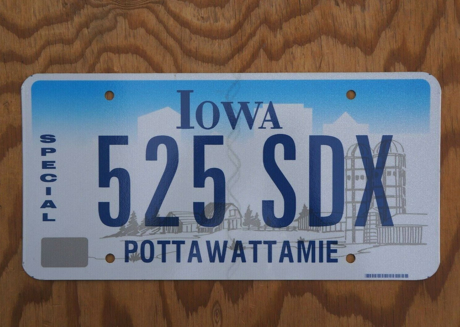 Iowa SPECIAL License Plate # 525 - SDX