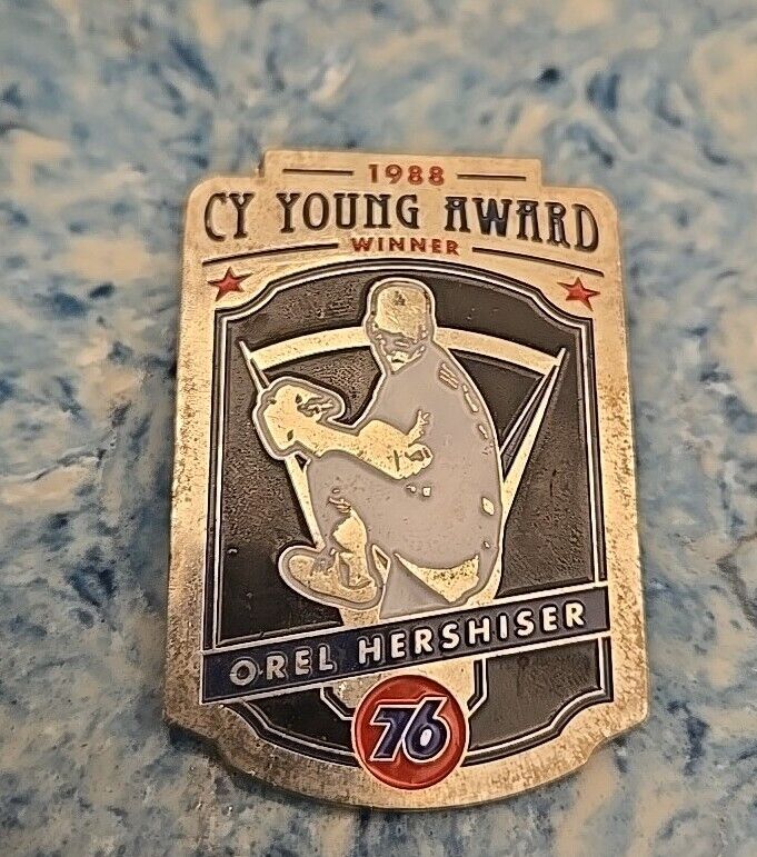 Orel Hershiser CY Young Award In 1988 - 76 Station Dodgers Pin - We Love LA
