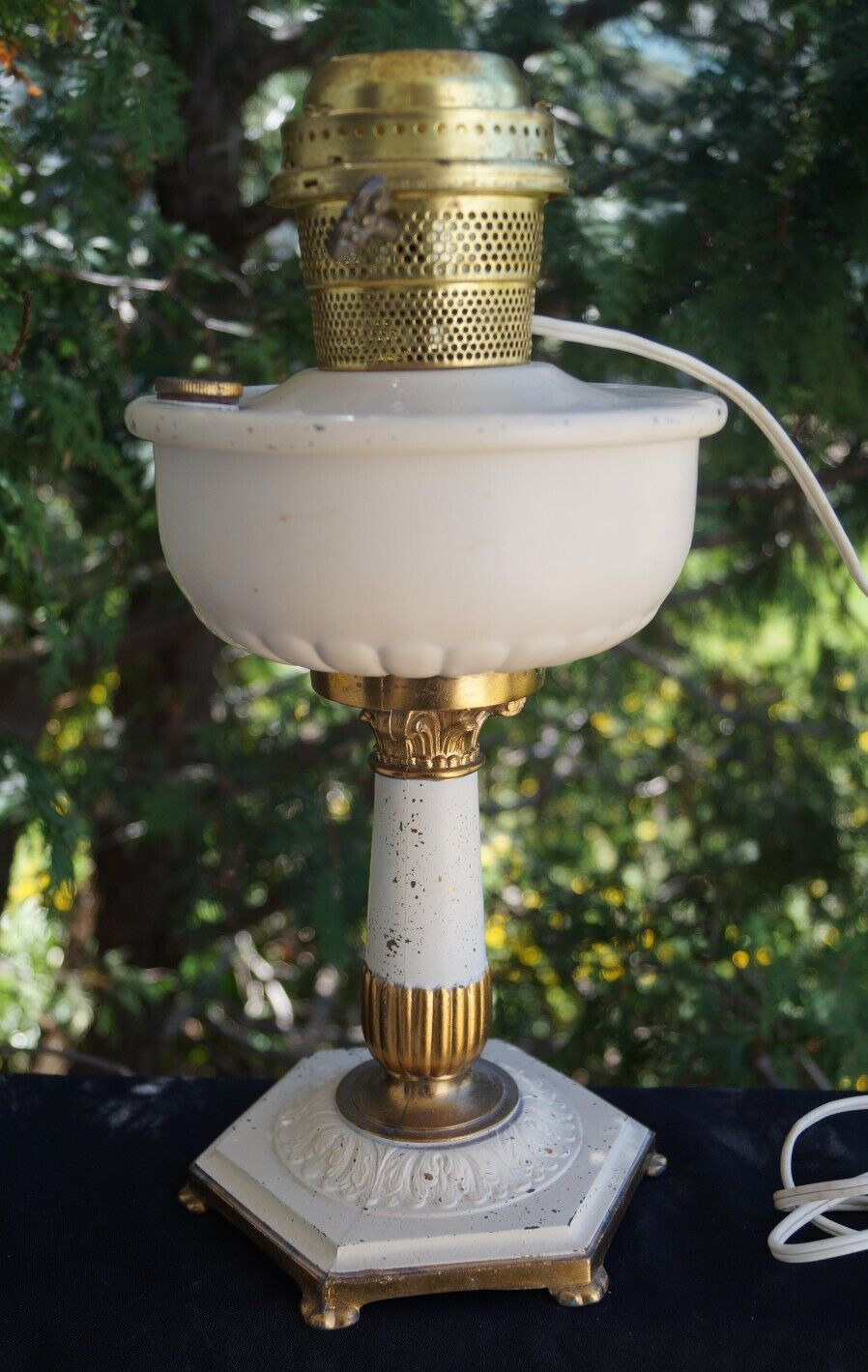 Antique Aladdin 1935 - 36 Orientale Ivory & Rose Gold Model B-132 Oil Lamp