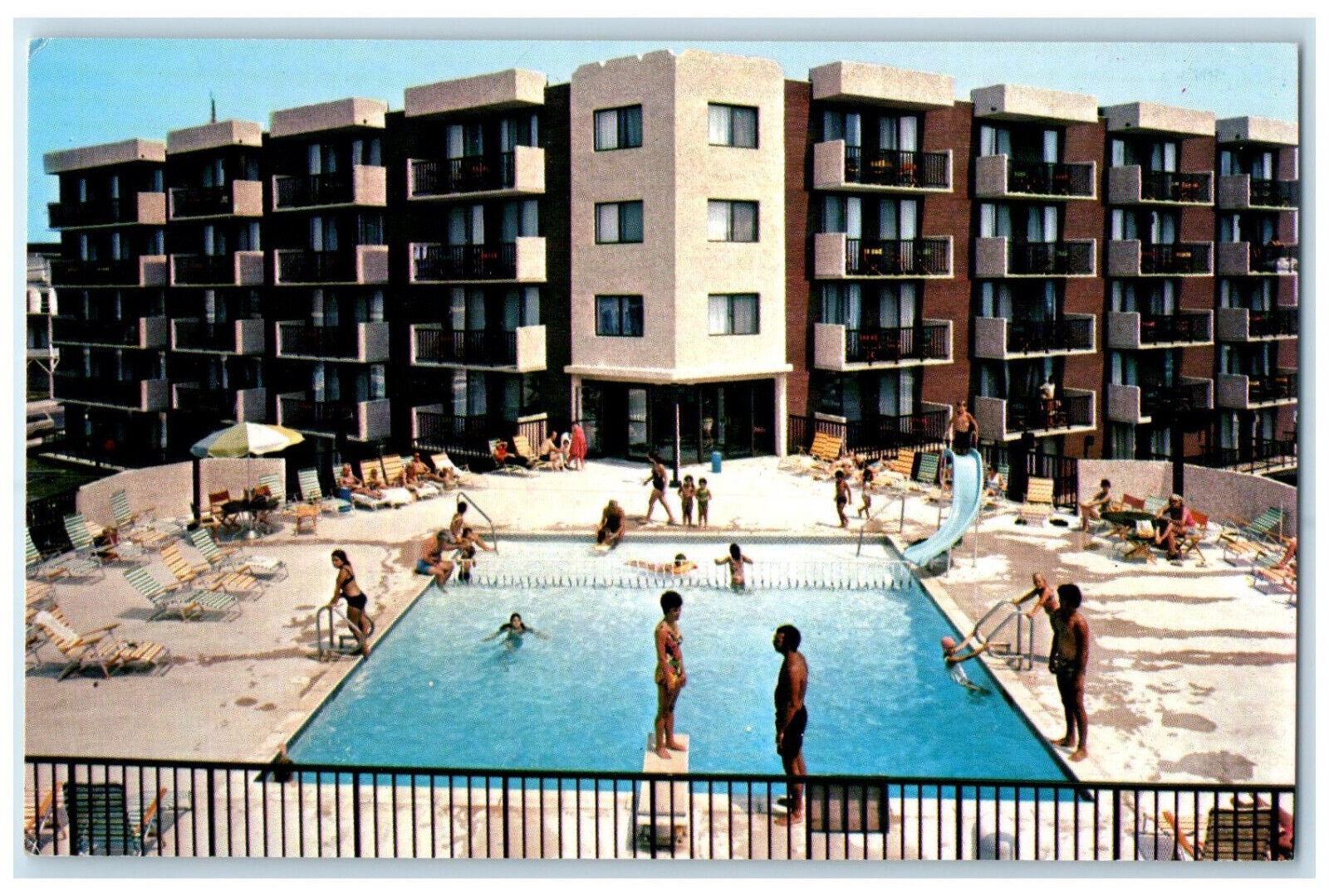 c1950\'s Traveler\'s Motor Lodge Wildwood New Jersey NJ Swimming Pool Postcard