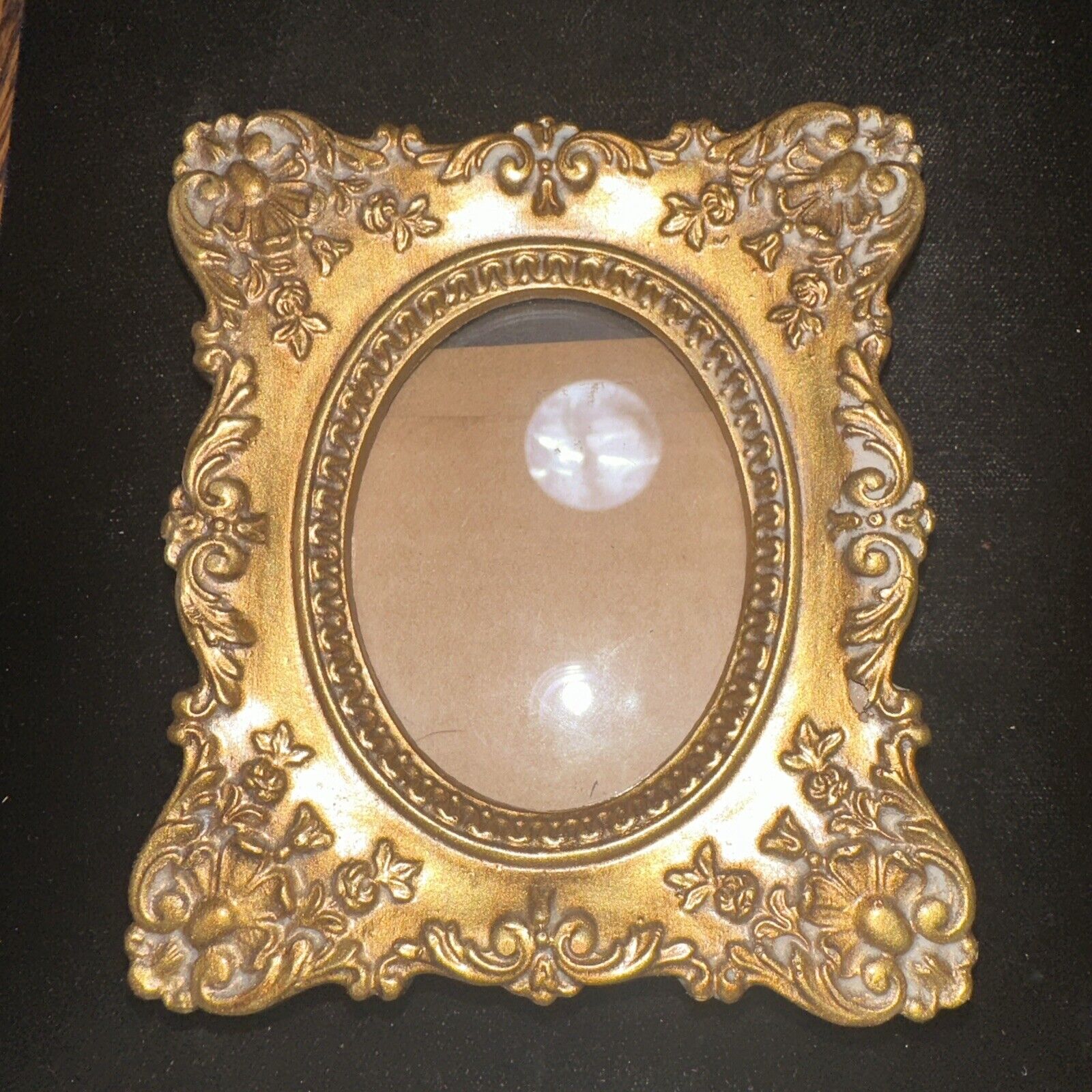 Oval Gold Tone Photo Frame 3” X 4” Stand Alone