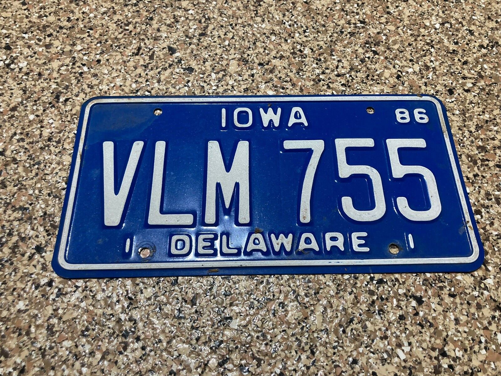 VTG 1986 Iowa IA State Delaware County Expired Tag License Plate VLM 755 NICE