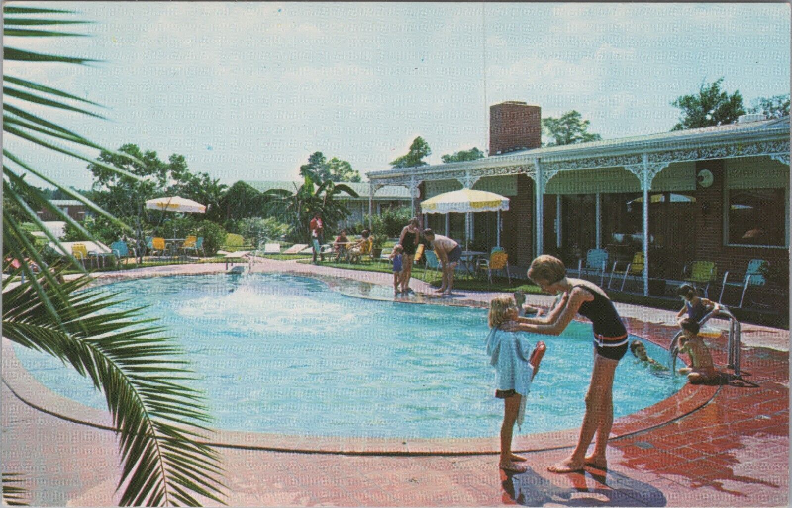 1960s Postcard Lake Charles, Louisiana Chateau Charles Motor Hotel UNP 5857c4