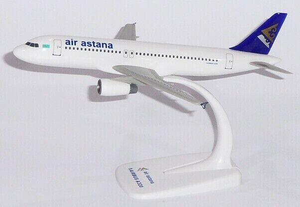 Air Astana Kazakhstan Airbus A320 1/200 scale desk model NEW
