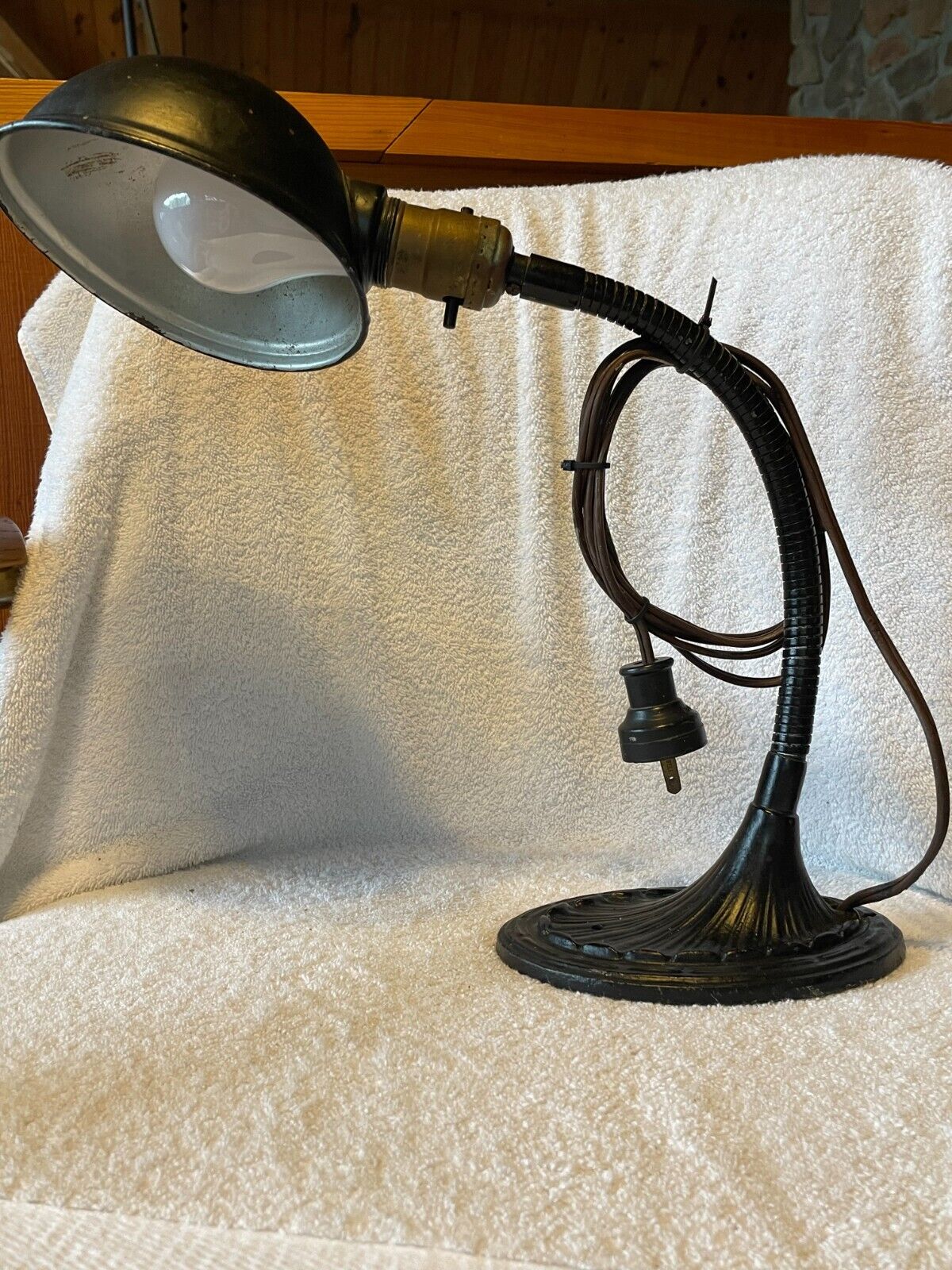 Vintage FARIES Industrial Flexible Gooseneck Desk Lamp w Cast Iron Base 4/142