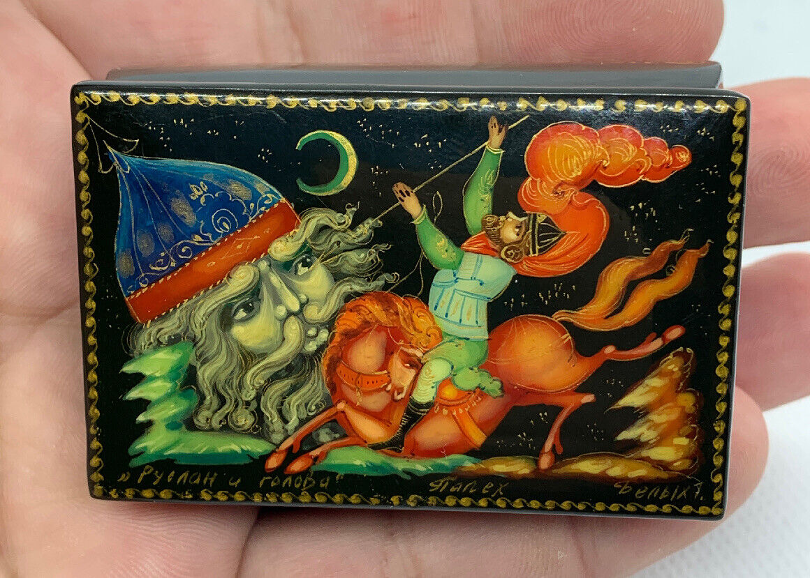 VTg Palekh Russian Lacquer Box Hand Painted Artist Signed Stunning Scene