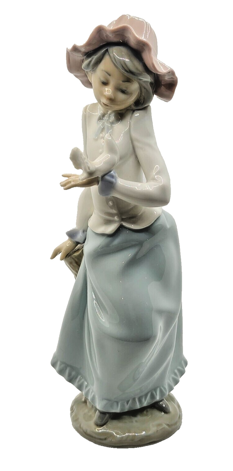 Nao by Lladro \