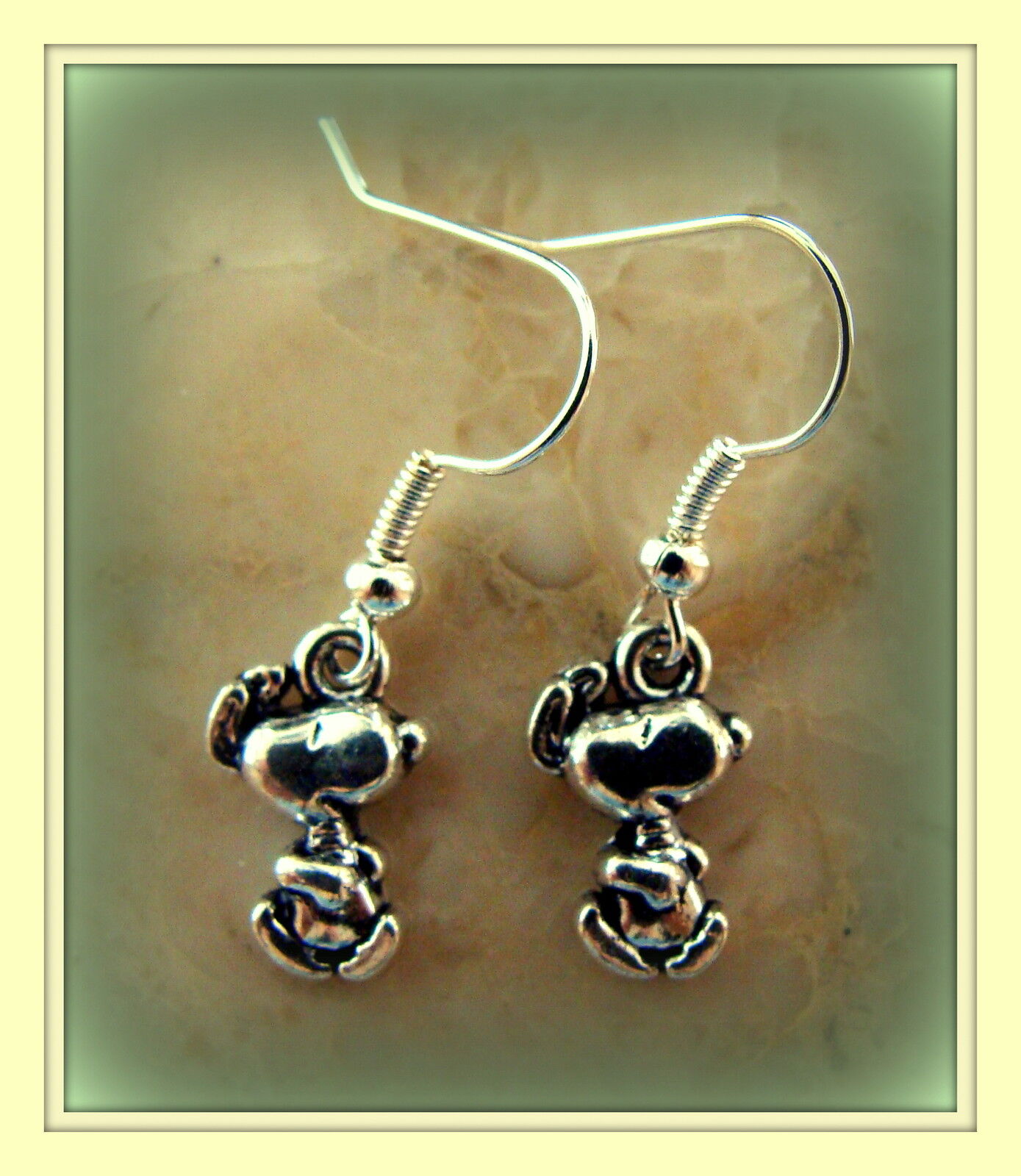 Unique Dancing SNOOPY EARRINGS Peanut\'s Jewelry - Charlie Brown\'s Dog SNOOPY