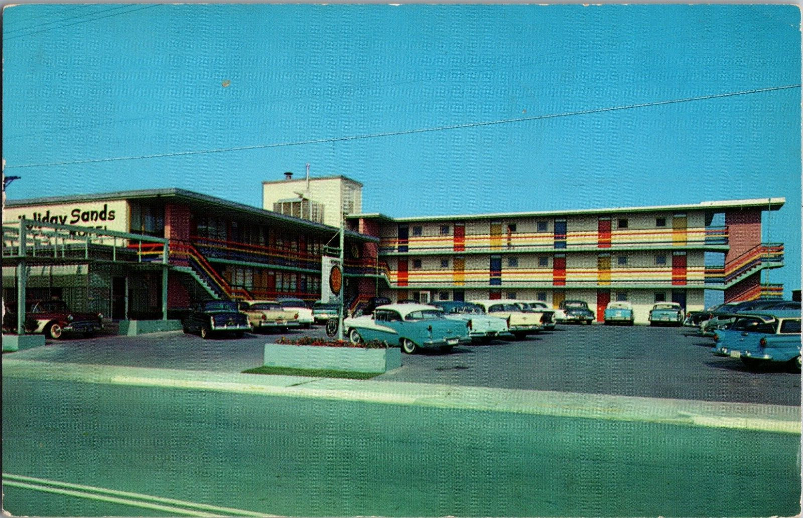 Postcard Virginia Beach Virginia Holiday Sands New Resort Motel Old Cars c1950\'s