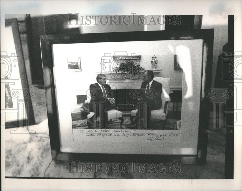 1989 Press Photo Secchia President George Bush - DFPC46245