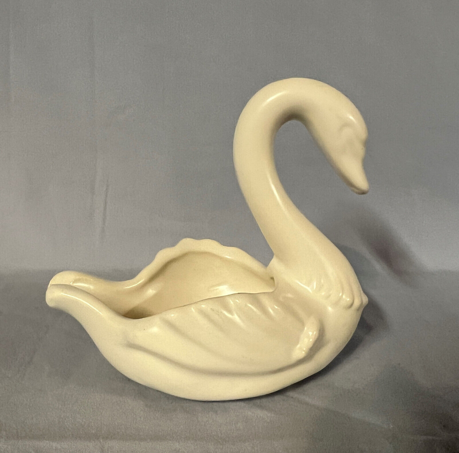 Vintage Mid-Century Ceramic White Swan Trinket / Jewelry dish